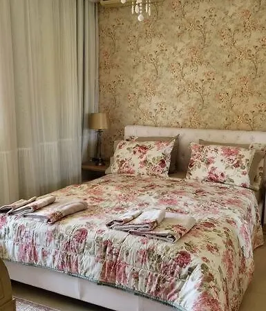 Novel 1 Luxury Apt